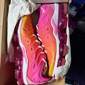 Nike Air VaporMax Plus in Pink and Orange